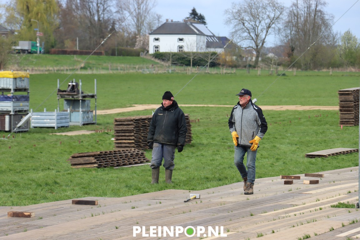 VRIJDAG 1 APRIL      (66)